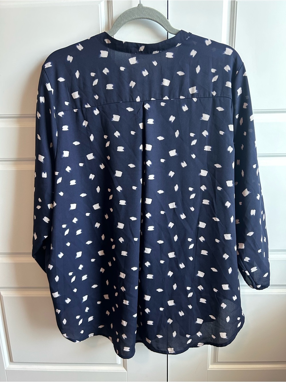 Lush 2X Navy V-Neck Spot Print Blouse - Picture 6 of 12